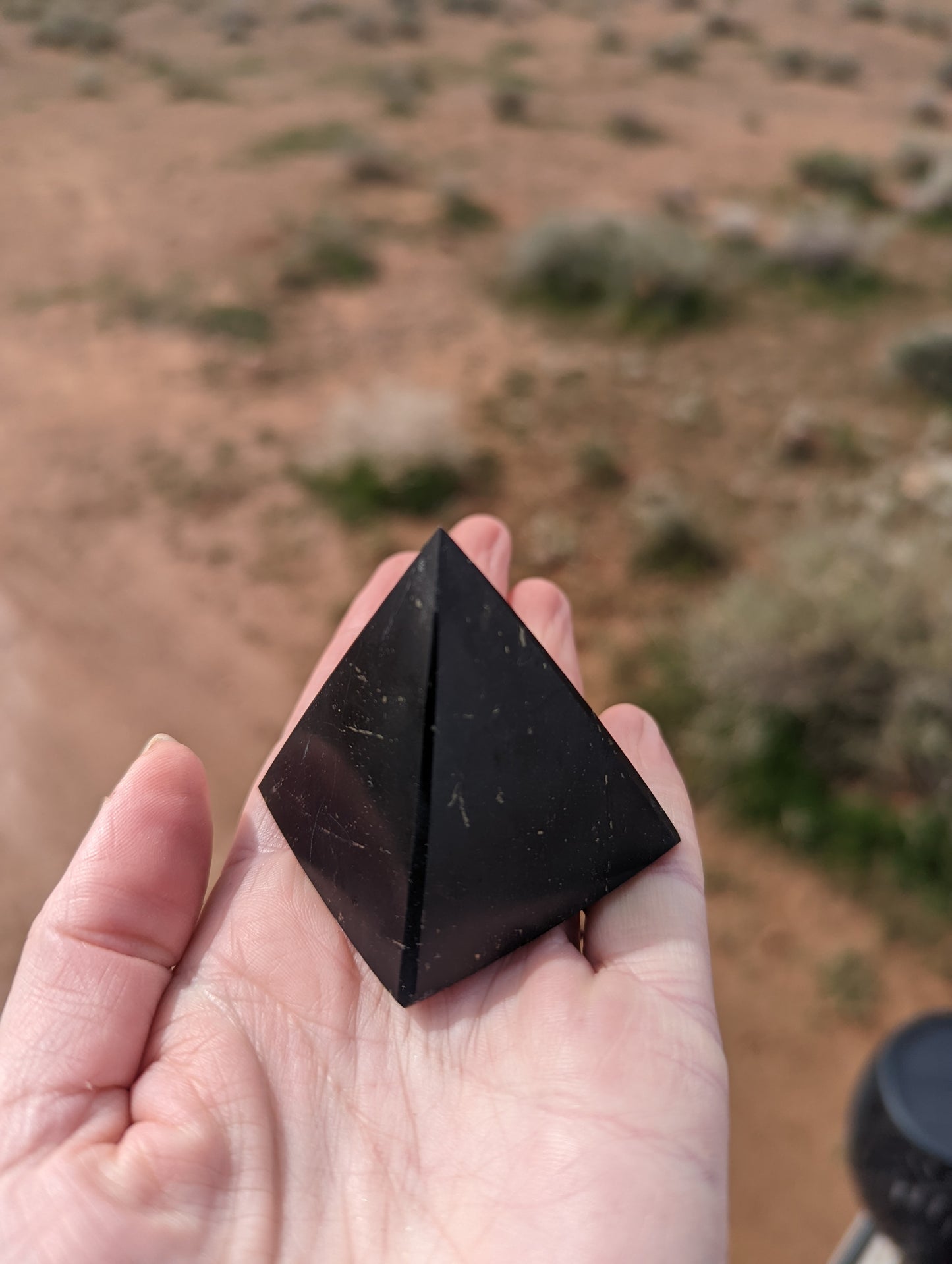 Shungite pyramid 4cm