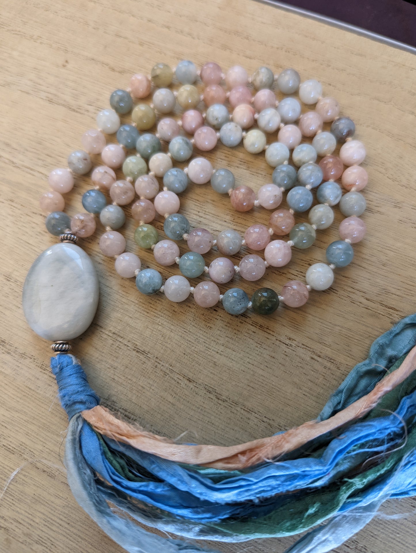 Cotton candy beryl 88 mala.