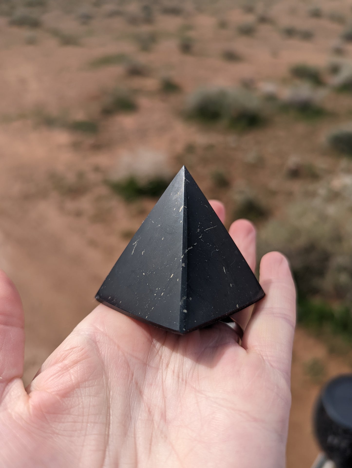 Shungite pyramid 4cm