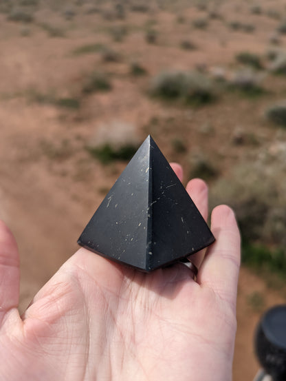 Shungite pyramid 4cm