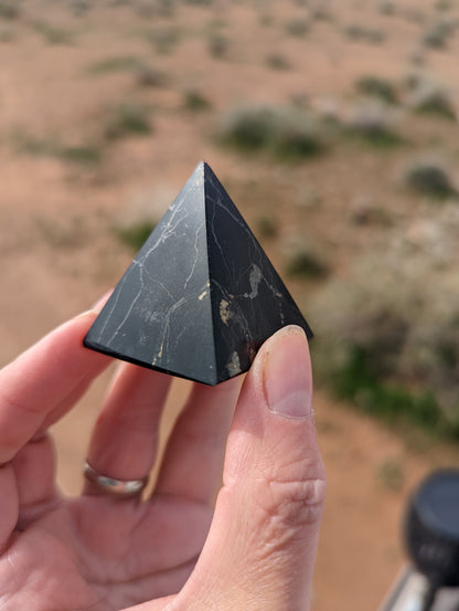 Shungite pyramid 4cm